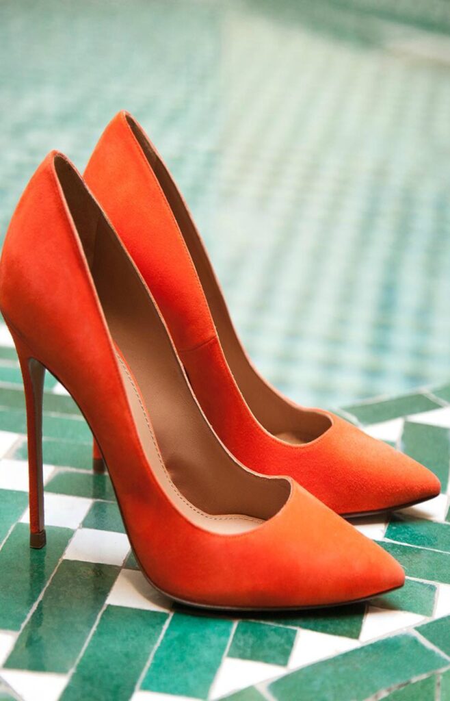 zapatos naranjas