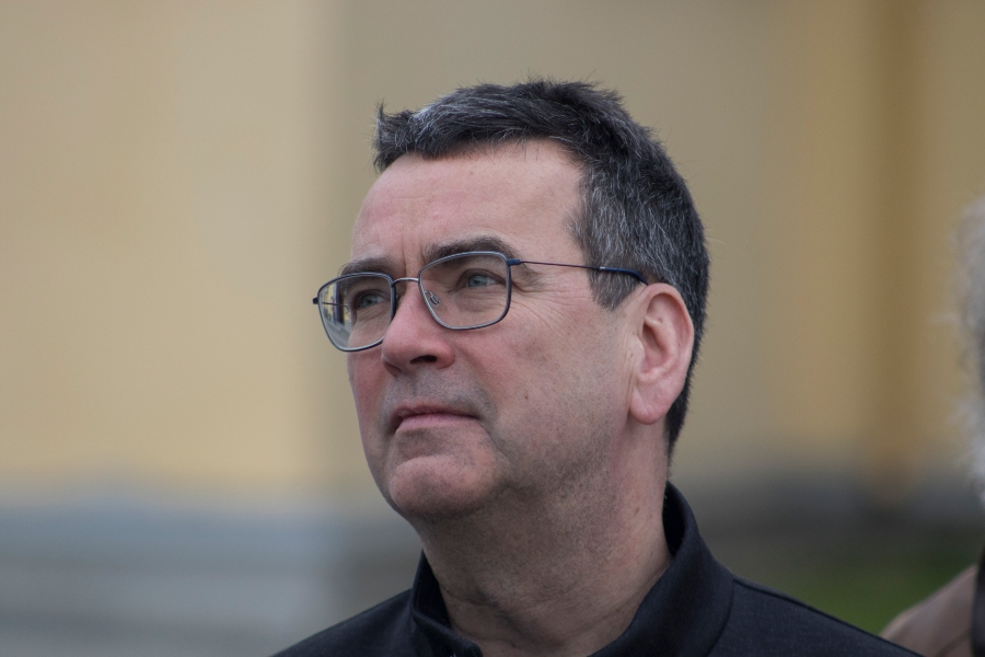 El autor británico Mick Herron, en 2019